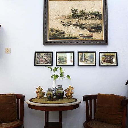 Griya Kedasih Guesthouse ยอกยาการ์ตา ภายนอก รูปภาพ